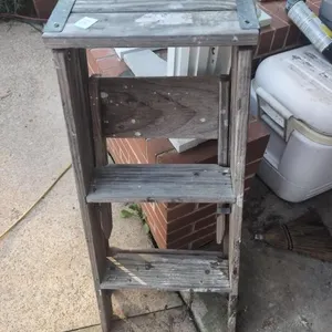 Wood 2 step ladder