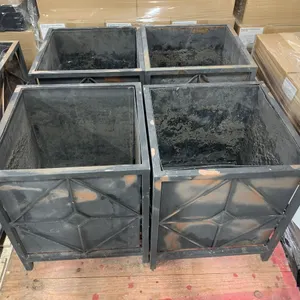 (4) Metal Flower Pots
 UNRESERVED