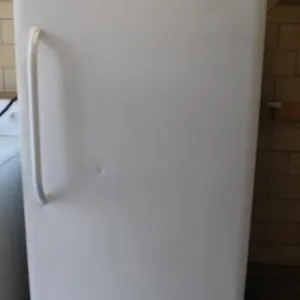 Frigidaire Mod. FFRU17G8QWC Upright Freezer