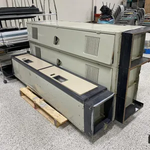 (2) Lockers
 UNRESERVED