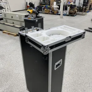 Rolling Case w/ Stand
 UNRESERVED