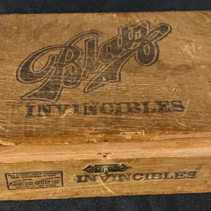 BLATZ INVINCIBLES WOOD CIGAR BOX