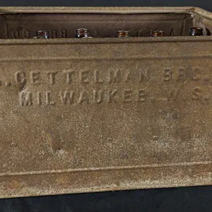 STEEL BEER CASE A. GETTELMAN BREWING CO MILWAUKEE WISCONSIN