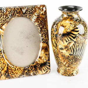 La La Pretty!  Vintage La Vie Safari Vase and Frame!