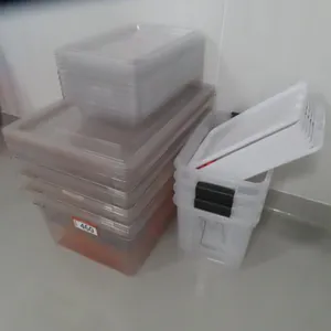 Lot - Cambro and Food Containers w/ Lids.