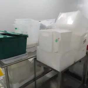 Lot - Plastic Containers.