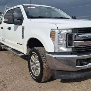 2018 Ford F350 XLT 4X4 Crew Cab Truck
 UNRESERVED
