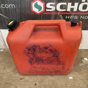 6 Plastic Gasoline and Water Storage Containers