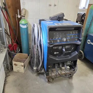 Miller Syncrowave 250 DX Tig Welder w/ Tank
 UNRESERVED