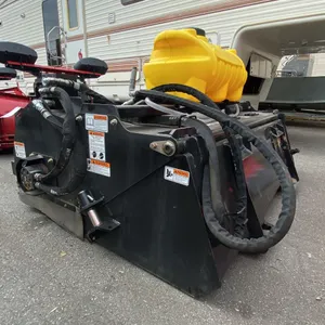 KUBOTA HB74 BLACK INDUSTRIAL 74" HYDRAULIC SKID STEER LIQUID BRINE SPREADER ATTACHMENT WITH 25 GPM