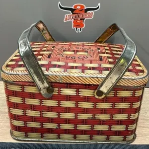 Dixie Queen Lunchbox Style Tobacco Tin.