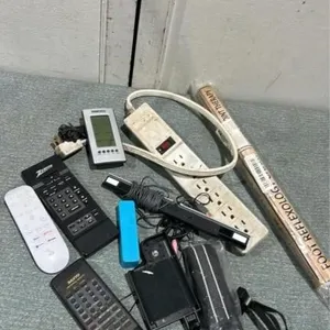 Nintendo part/ ps remote / power bank etc