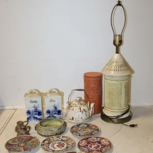 Lamp, Plates & Décor