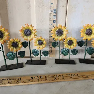 4 Metal Sunflower Picture Holders