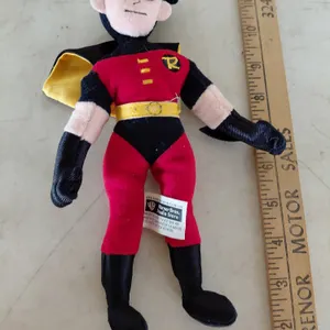 1998 Warner Brothers Studio Store Robin Bean Bag Doll 10''