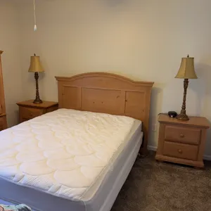Queen Size Bed & Nightstands