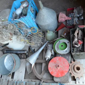 3 Grease Guns, Funnels, Small Glass, Large Pulley