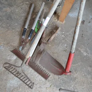 Gardening Tools, Rakes, Hoe, Pruners, etc.