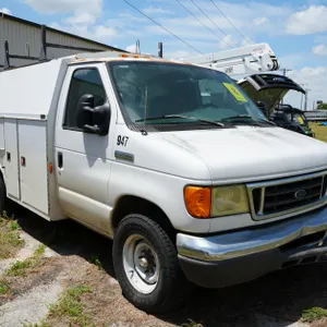 2006 Ford E350 Super Duty Service Van - Will Need to be Towed