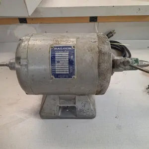 Baldor 1/3HP Polishing Lathe, RPM: 1725/3450