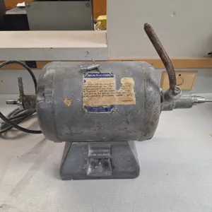 Baldor 1/3HP Polishing Lathe, RPM: 1725/3450