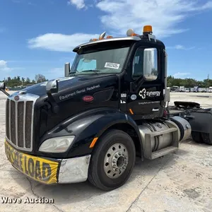 2018 Peterbilt 579 semi truck