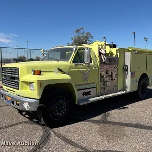 1987 Ford F800 fire truck