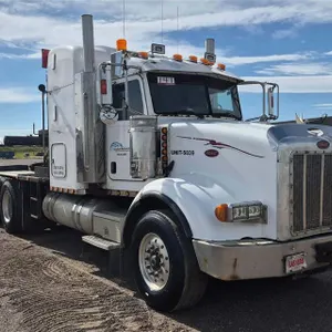 2006 Peterbilt 378 T/A Winch Semi Truck
 UNRESERVED