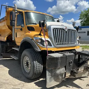 2010 International WorkStar 7600 T/A Sanding Truck
 UNRESERVED