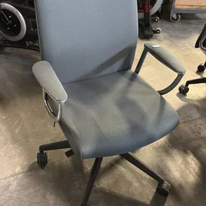 KRUG DORSO HI-BACK UPHOLSTERED OFFICE/CONFERENCE CHAIR