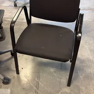 BLACK LOOP ARM CLIENT CHAIR
