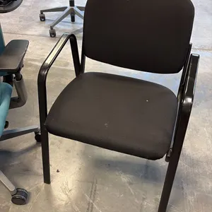 BLACK LOOP ARM CLIENT CHAIR