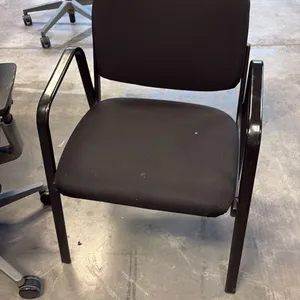 BLACK LOOP ARM CLIENT CHAIR