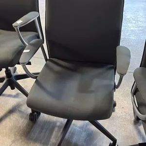 KRUG DORSO HI-BACK UPHOLSTERED OFFICE/CONFERENCE CHAIR