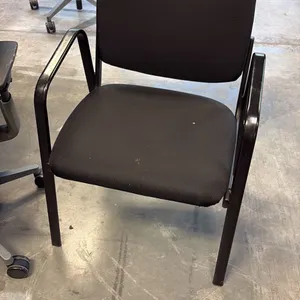 BLACK LOOP ARM CLIENT CHAIR