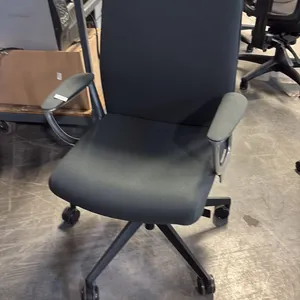 KRUG DORSO HI-BACK UPHOLSTERED OFFICE/CONFERENCE CHAIR