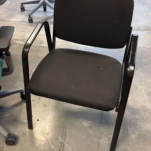 BLACK LOOP ARM CLIENT CHAIR