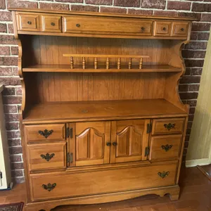 VTG China Hutch