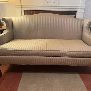 Sherrill Queen Anne Loveseat