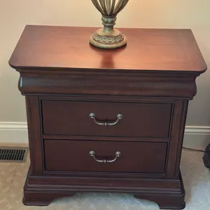 Haverty's Nightstand