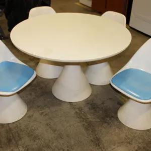 MCM Hollen Tulip Dining Table & Chairs