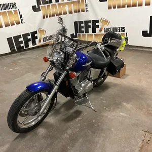 2006 HONDA VT1100 (SHADOW SPIRIT 1100) MOTORCYCLE VIN: 1HFSC18006A000146