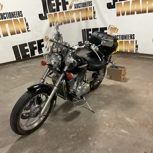 2004 HONDA VT1100 (SHADOW SPIRIT 1100) MOTORCYCLE VIN: 1HFSC18084A803638