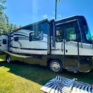 2007 Roadmaster Raised Rail Diesel Motorhome  VIN # 1rf25444572042850
