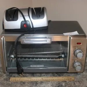Black and Decker Toaster Oven and Linkio Electric Knife Sharpener