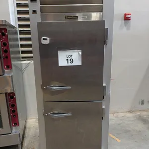 Half Height Door Reach-In Refrigerator
