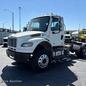 2014 Freightliner Business Class M2 semi truck