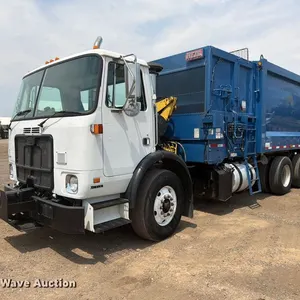 2009 Autocar WXLL refuse truck