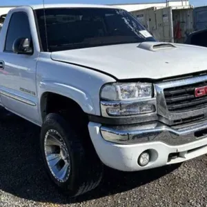 (CA) 2004 GMC Sierra 2500HD
