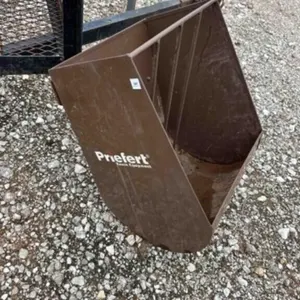 1 - Priefert Hanging Feeder, 4 - Tubs
